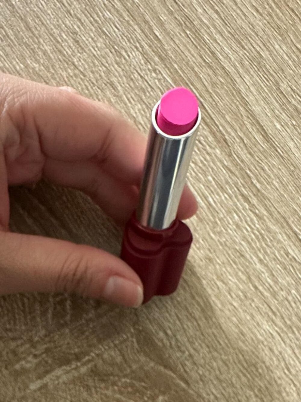 Marc Jacobs Beauty Heart On Soft Shine Lipstick in 601 That’s Hot intense pink